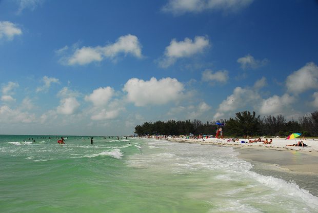 beaches pinella county Florida on a budget