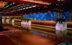 LV-Mirage_lobby_aqua_1