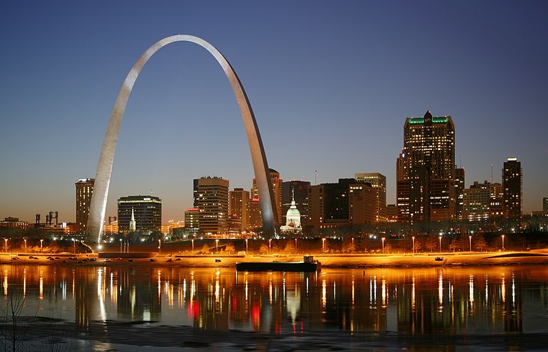 St Louis at night etraveltrips.com