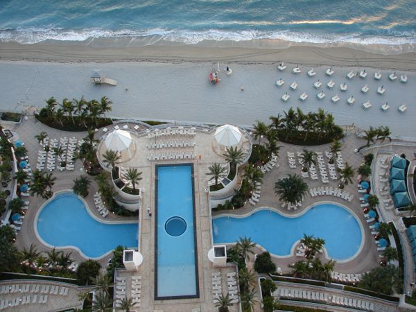 diplomat_pools_beachfront Westin Diplomat pools