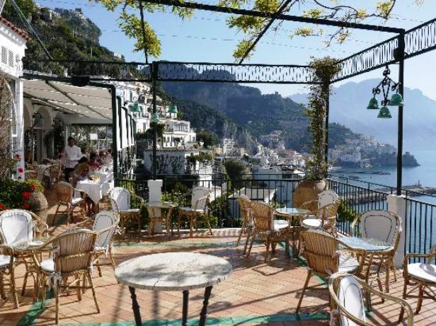 Hotel Santa Caterina outdoor dining