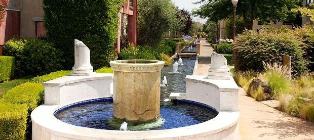 Villagio Inn & Spa courtyard