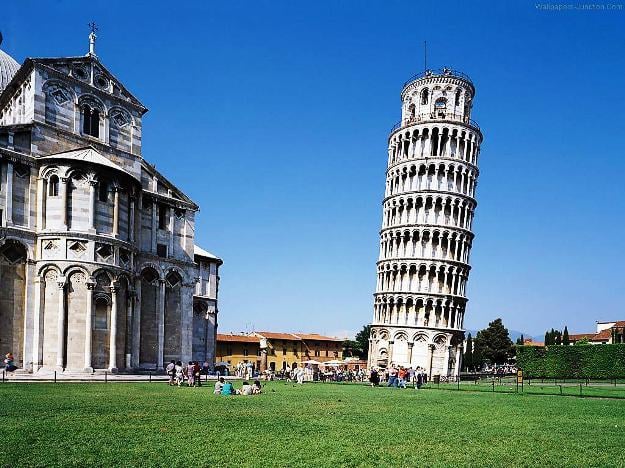 leaning tower of pisa Italy