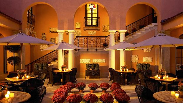 Glenmere mansion courtyard