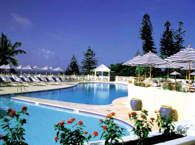 Elbow Beach Bermuda Pool