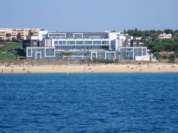 Yellow Lagos Meia Praia Hotel beach view