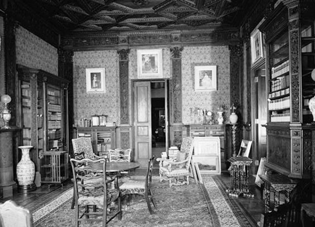 Chateau Sur Mer interior