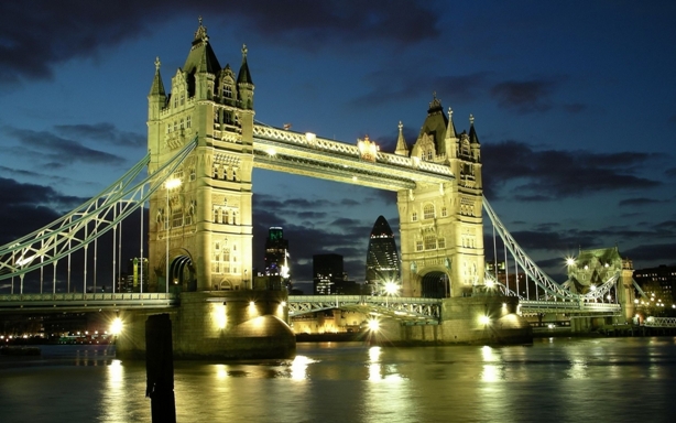 London bridge at night
