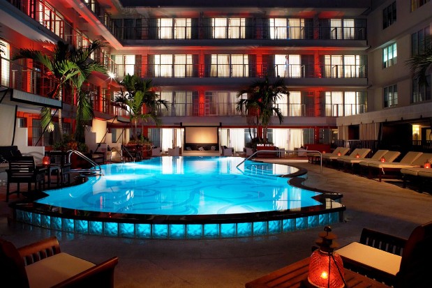 Hotel Victor Pool