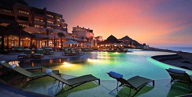 Capella Pedregal pool