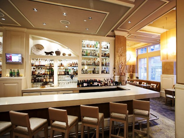 Fifteen Beacon Bar