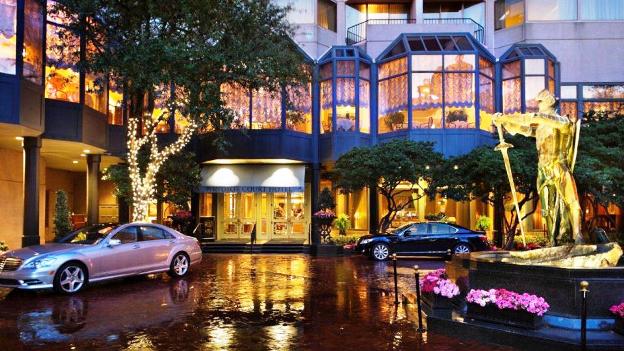 Windsor Court Hotel Exterior