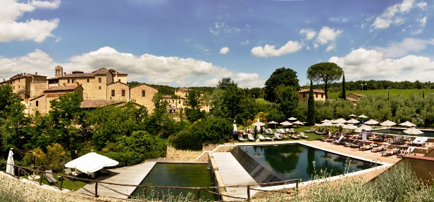Caste Monastero pool