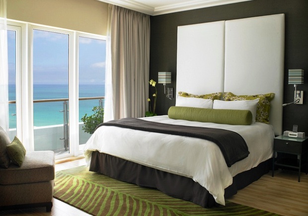 The Palms Hotel & Spa guest rooms