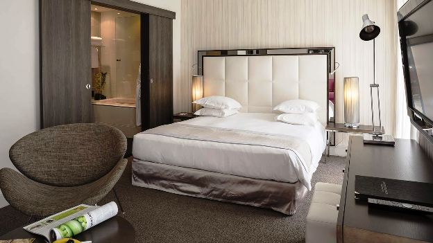 Hotel Le Canberra Cannes guest room