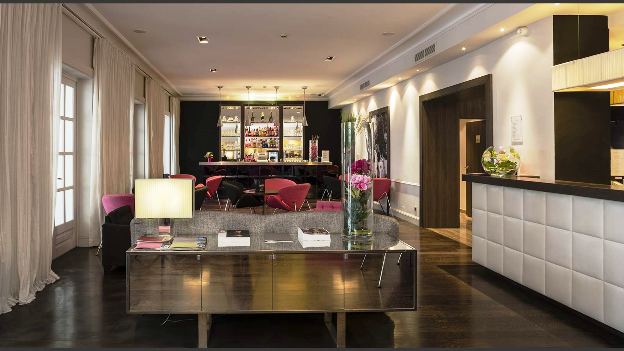 Hotel Le Canberra Cannes lounge