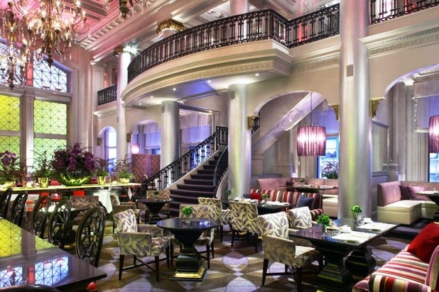 Hotel Le St-James guest lobby