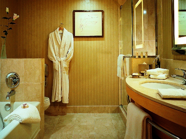 Hotel Sofitel Chicago Water Tower bathroom