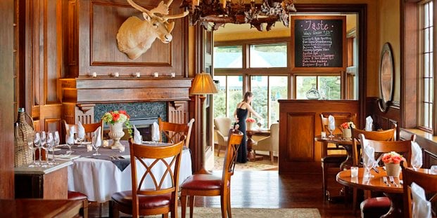 Mirror lake Inn dining