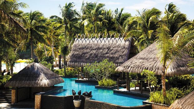 Shangri-La Boracay Resort & Spa Pool area in Cielo