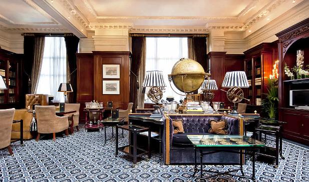41 Hotel executive lounge