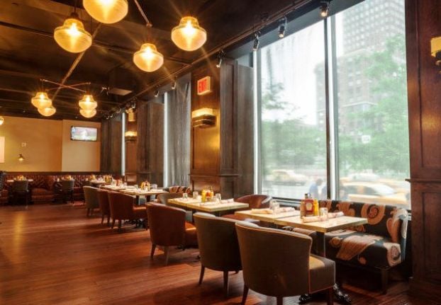 New York Marriott Downtown Bills West side bar