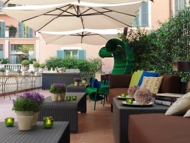 Rocco Forte Hotel de Russie outdoor lounge