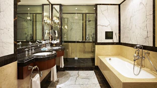 Hotel grande bretagne athens suite bathroom tv
