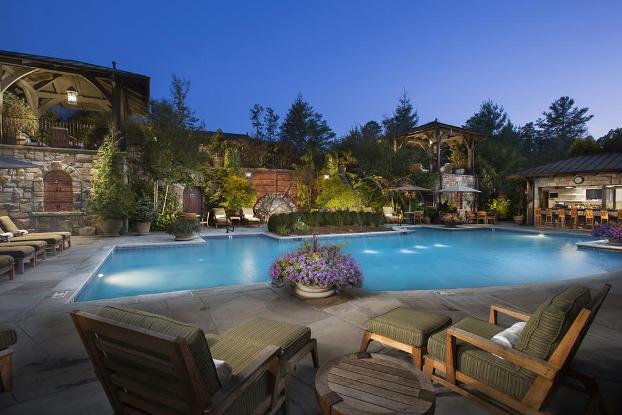 Old Edwards Inn pool at dusk