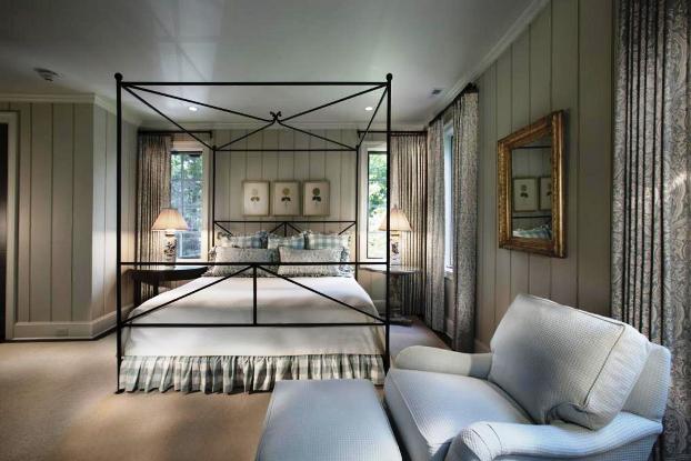 Old Edwards inn Bedroom at Falls Cottages