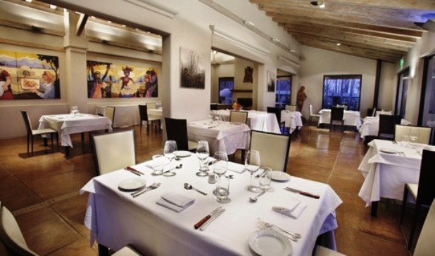 Posada Salentein diniing room