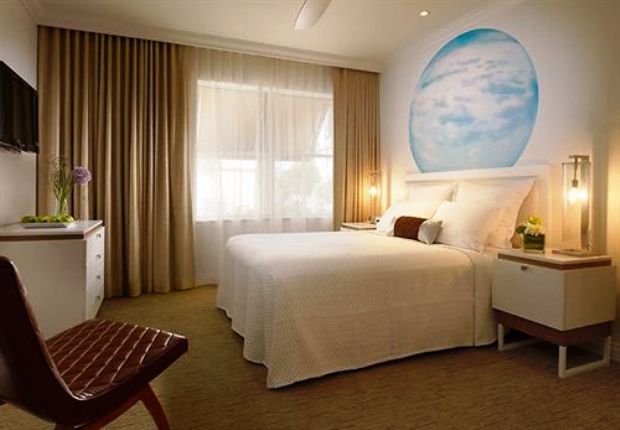 Blue Moon Hotel, guest rooms