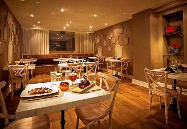 Blue Moon Hotel, restaurant