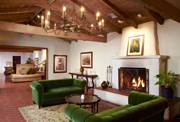 La Casa Del Zorro lobby