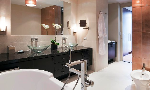 Gansevoort Park Avenue guest bath rooms