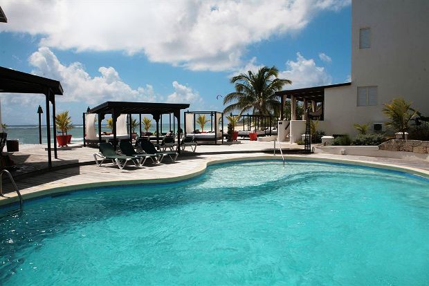 Silver Point Hotel pool