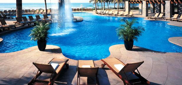 The Fairmont Pierre Marques pool