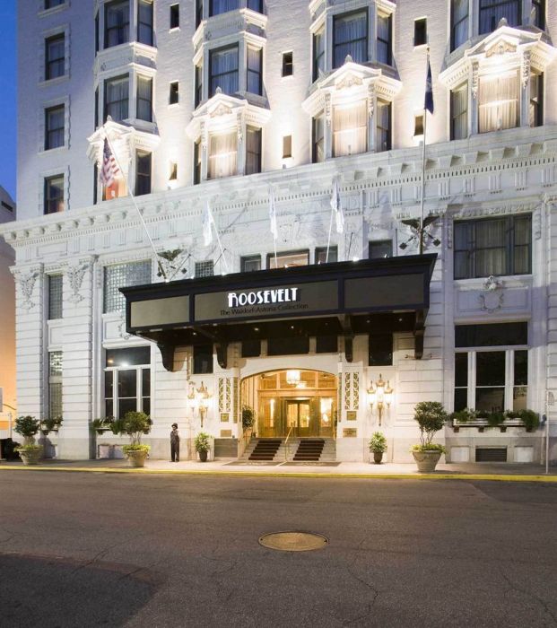 The Roosevelt New Orleans entrance