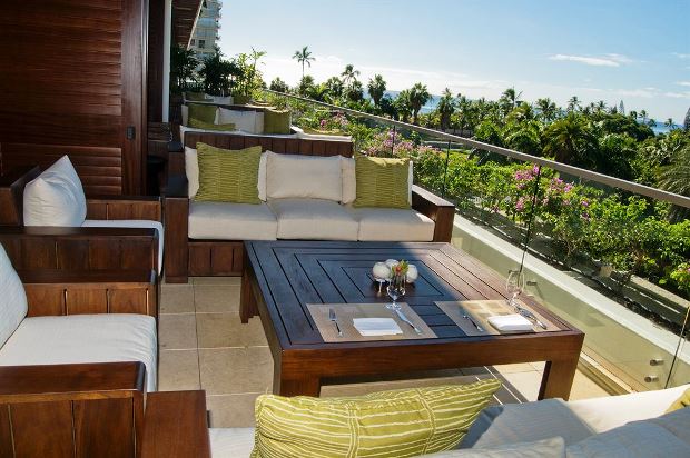 Jet Luxury at The Trump Waikiki Terrace patio