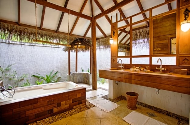 Medhufushi Island Resort guestroom baths