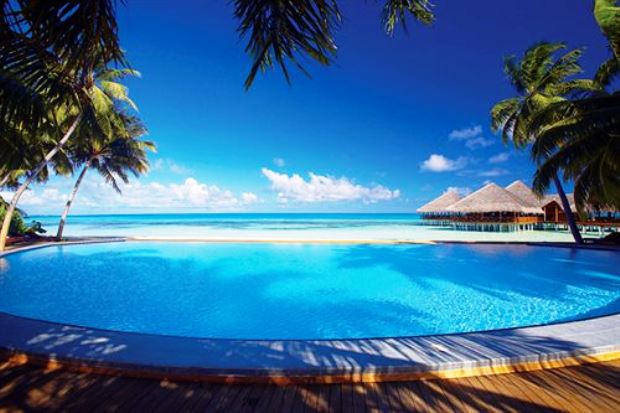 Medhufushi Island Resort pool