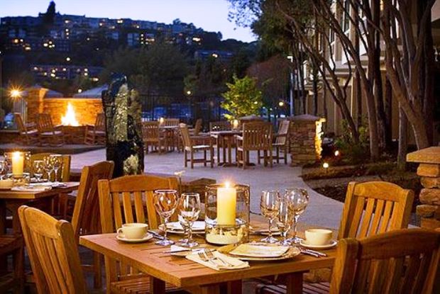 The Lodge at Tiburon outdoor dining