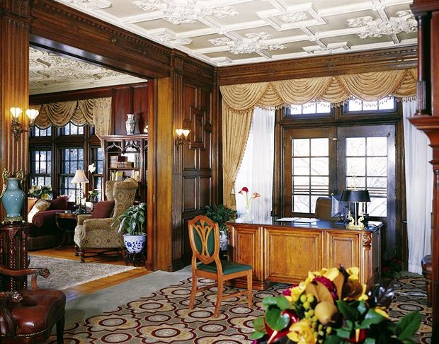 Castle Hill Resort And Spa lobby