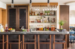 Malibu Beach Inn bar