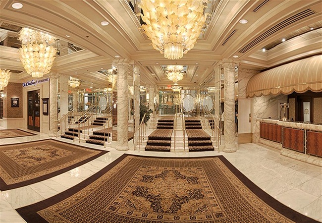 5. Golden Nugget Hotel and Casino