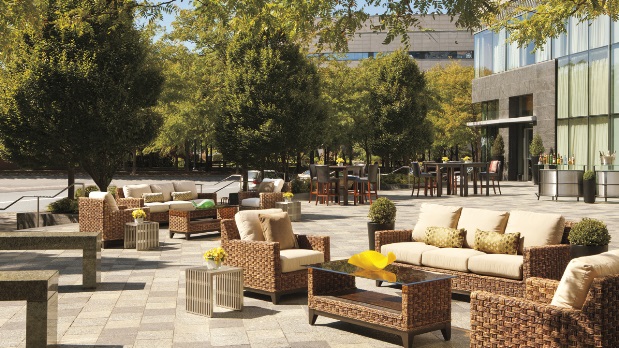 Ritz-Carlton Battery Park outdoor lounge
