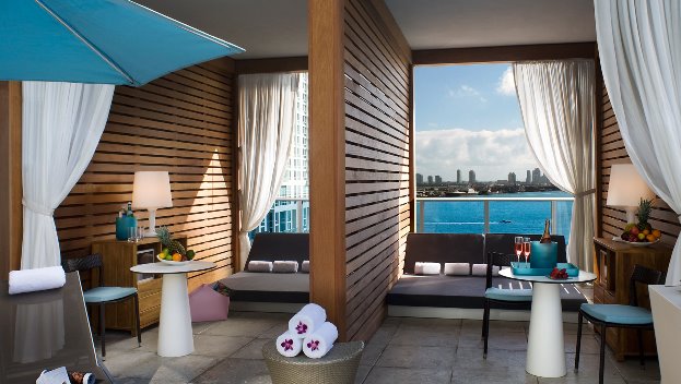 EPIC Hotel cabanas