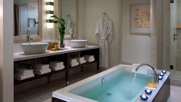 EPIC Hotel guest bathrooms