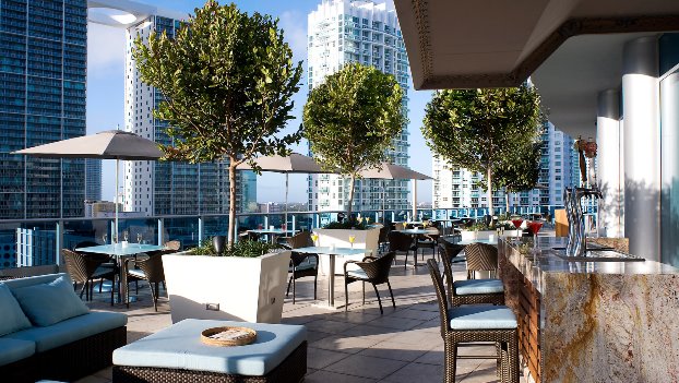 EPIC Hotel outdoor restaurant