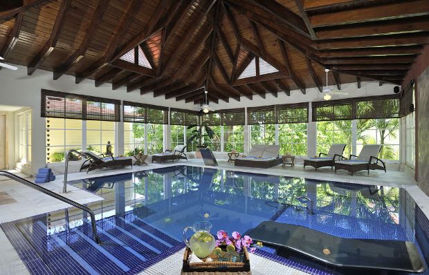 Luxury Bahia Principe Samaná Indoor pool